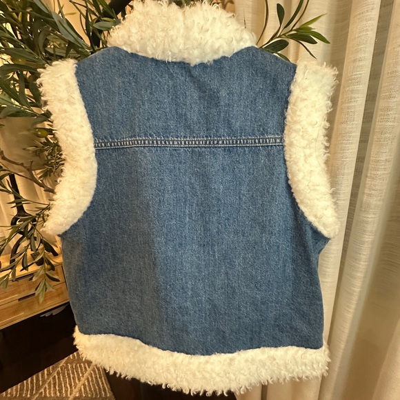 Derek Lam Jaime Denim Sherpa Vest $450 Size Small NWT - Picture 3 of 4